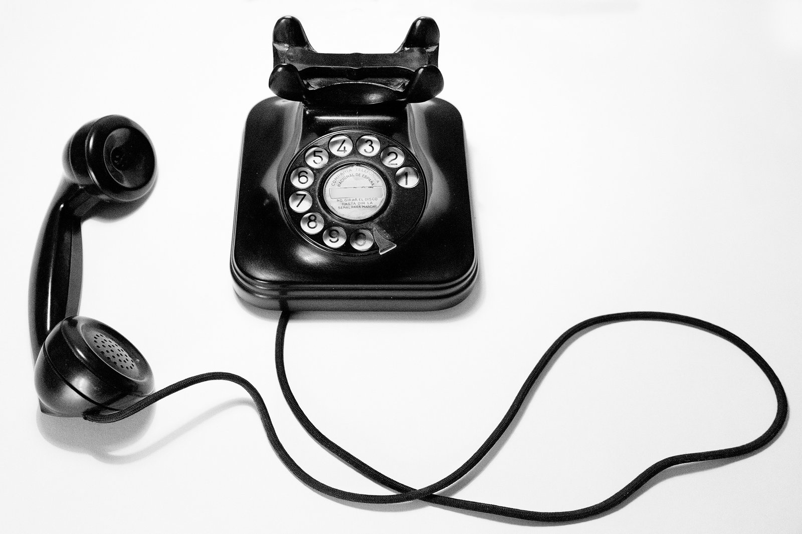 Phone the dog trainer